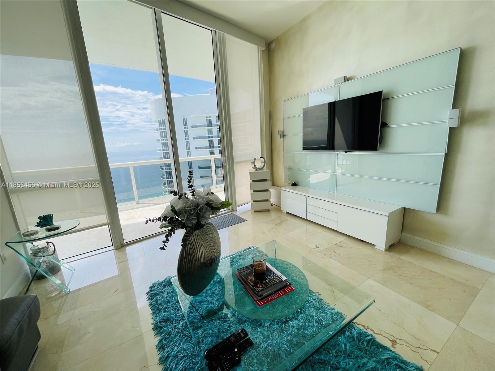 See details 4107 3 / 3 2106 sq. ft. $ 2025-08-05 0 Photo