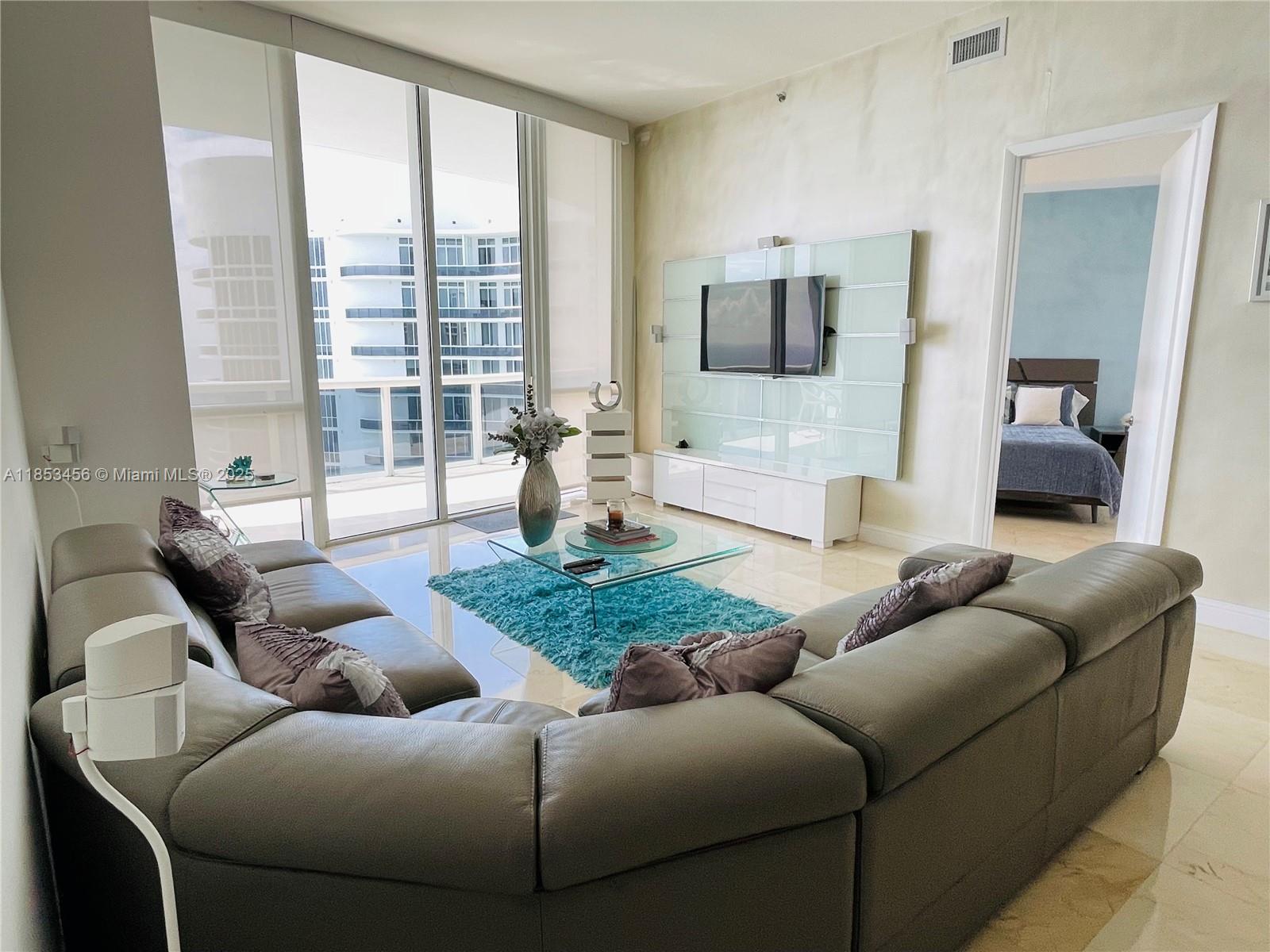 See details 4107 3 / 3 2106 sq. ft. $ 2025-08-05 0 Photo