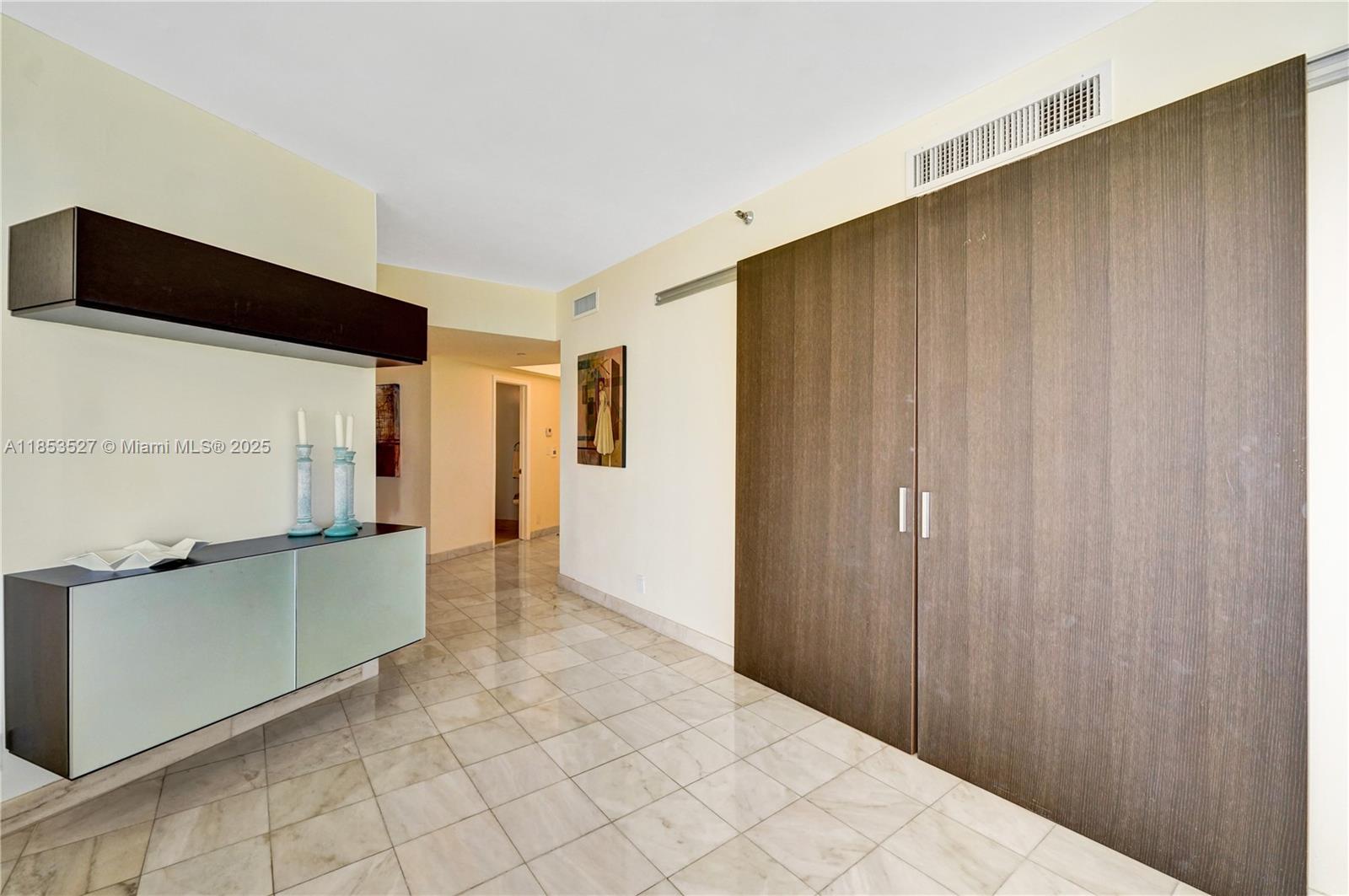 Photo of 20281 Country Club Dr  #607, Aventura, Florida, 33180 - 