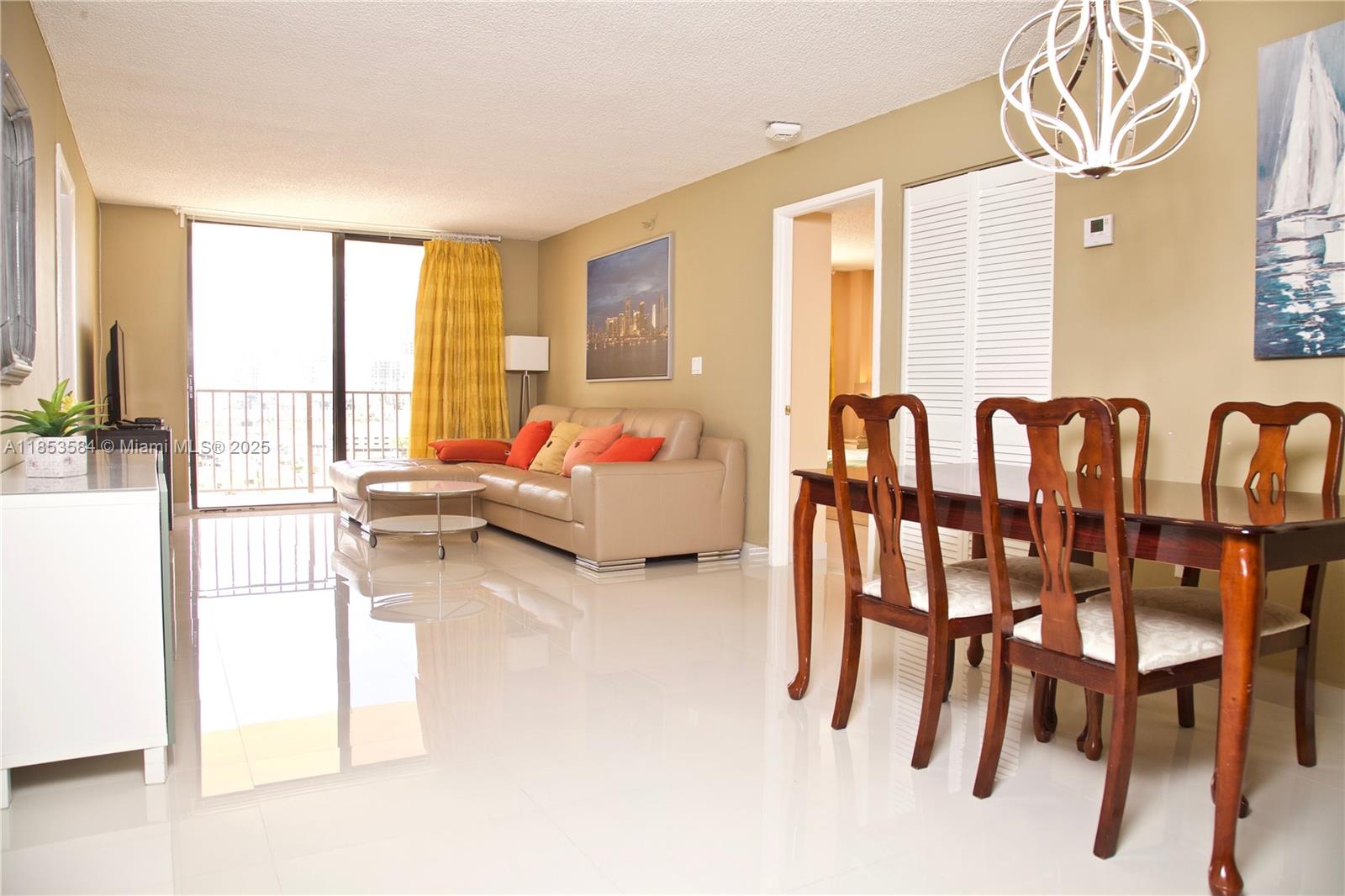 See details 1107 2 / 2 1232 sq. ft. $ 2025-08-06 0 Photo