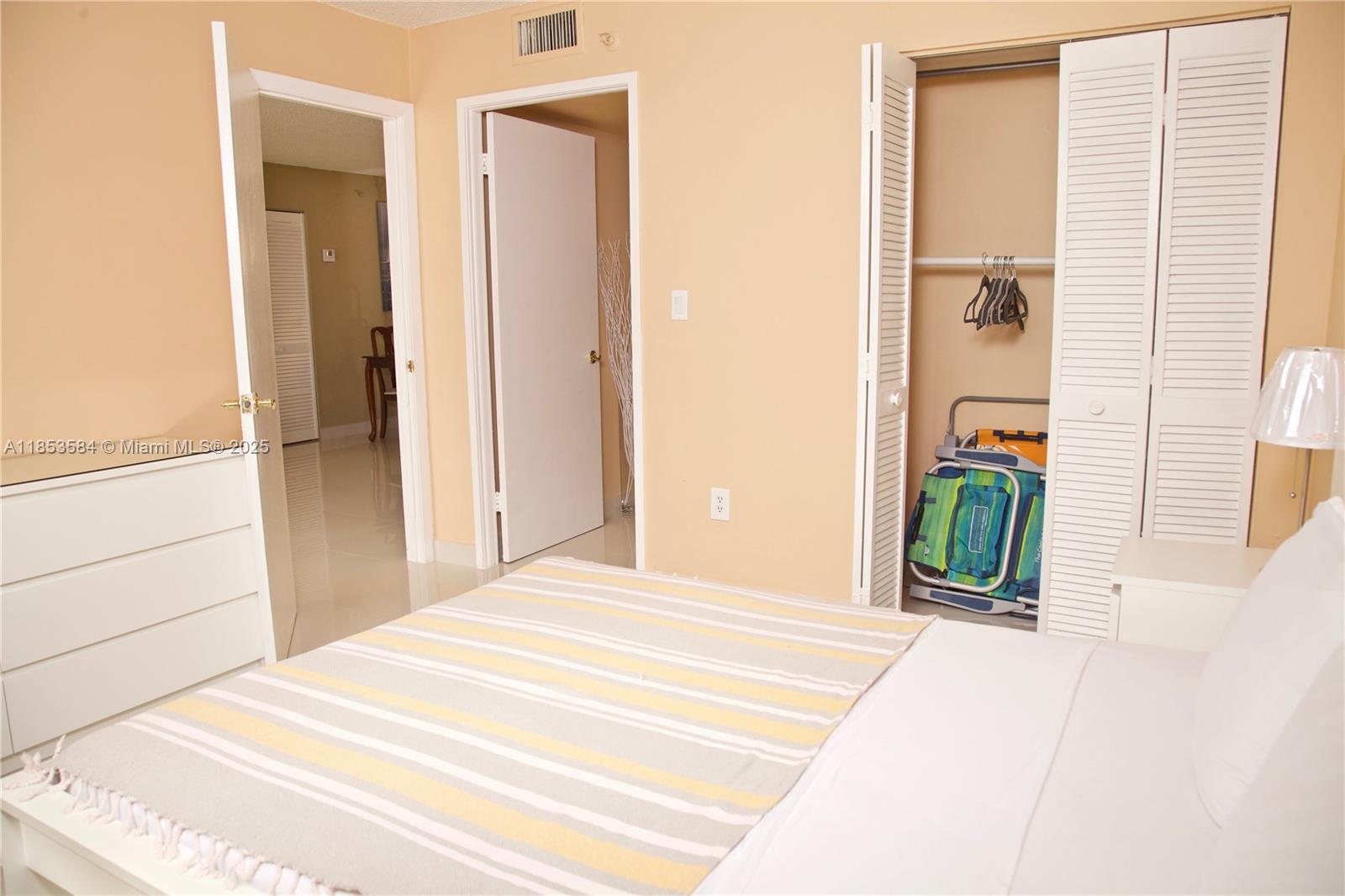 See details 1107 2 / 2 1232 sq. ft. $ 2025-08-06 0 Photo