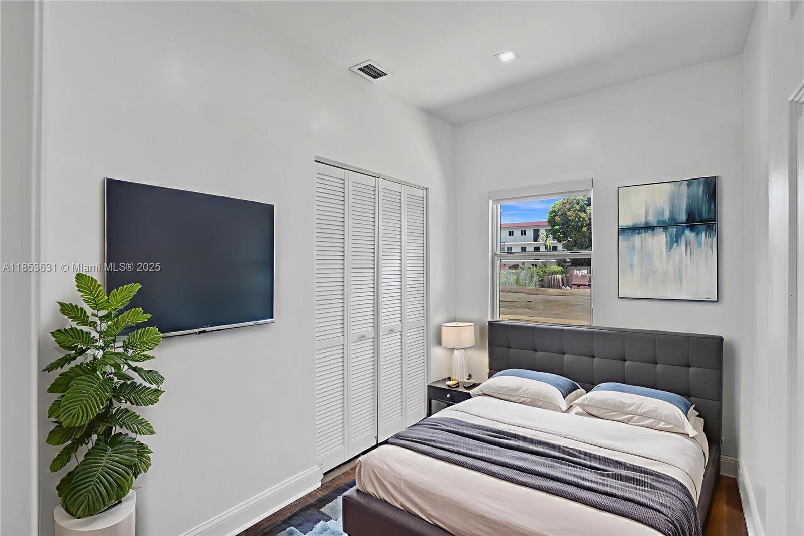 See details / 1544 sq. ft. $ 2025-08-06 0 Photo