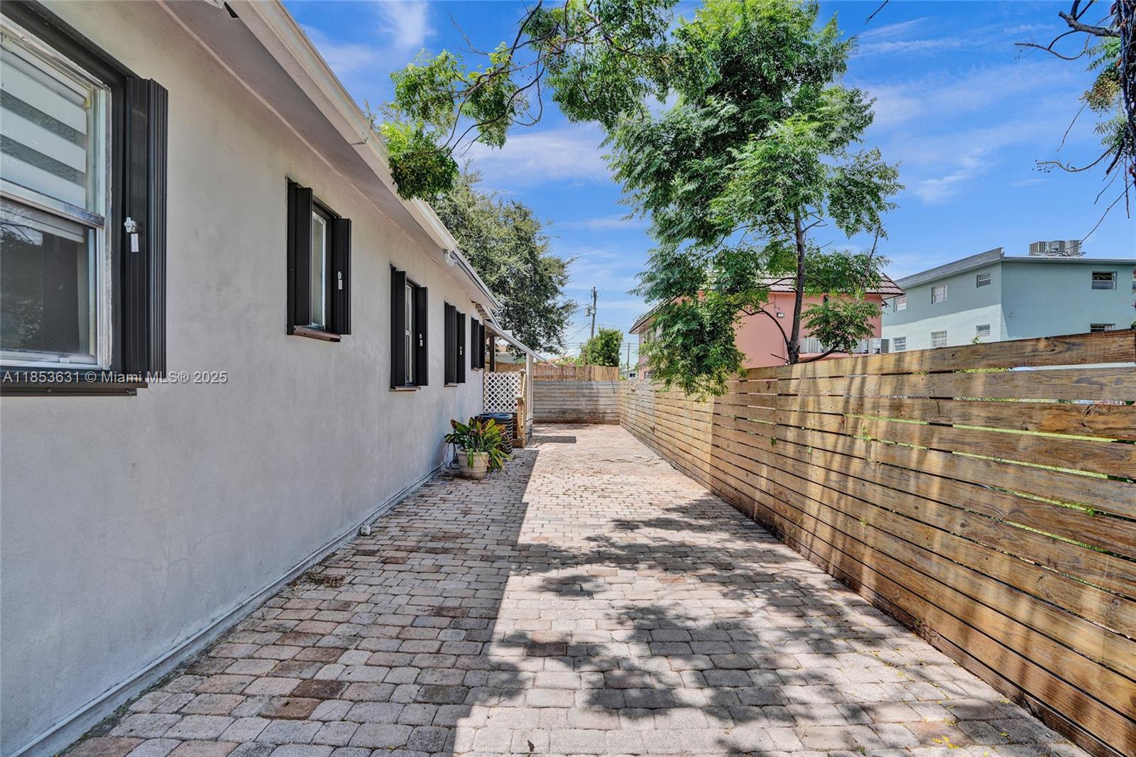 See details / 1544 sq. ft. $ 2025-08-06 0 Photo