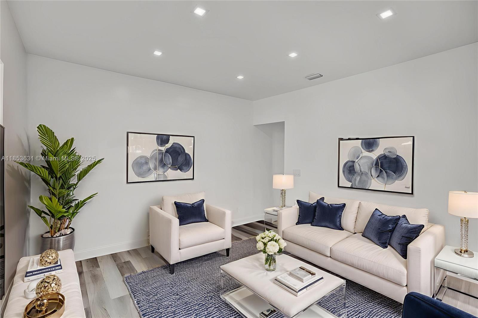 See details / 1544 sq. ft. $ 2025-08-06 0 Photo