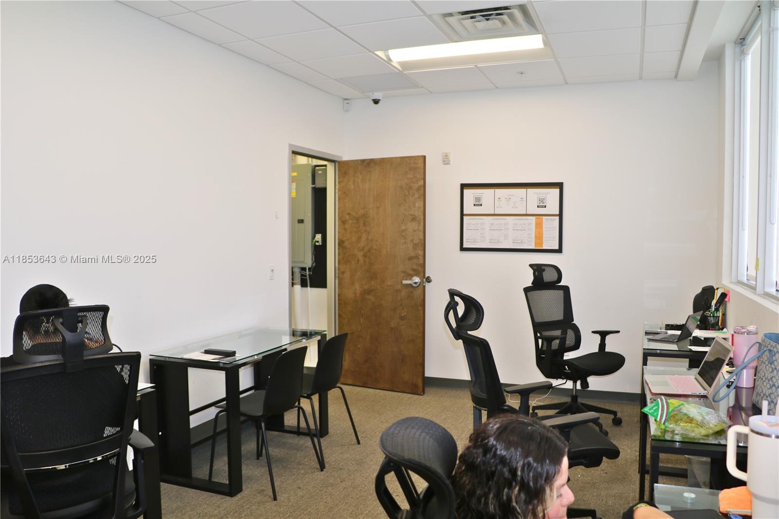 204  /   sq. ft. $ 2025-08-06 0 Photo