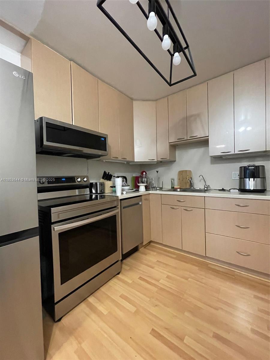 Photo of    #903, Hallandale Beach, Florida, 33009 - 