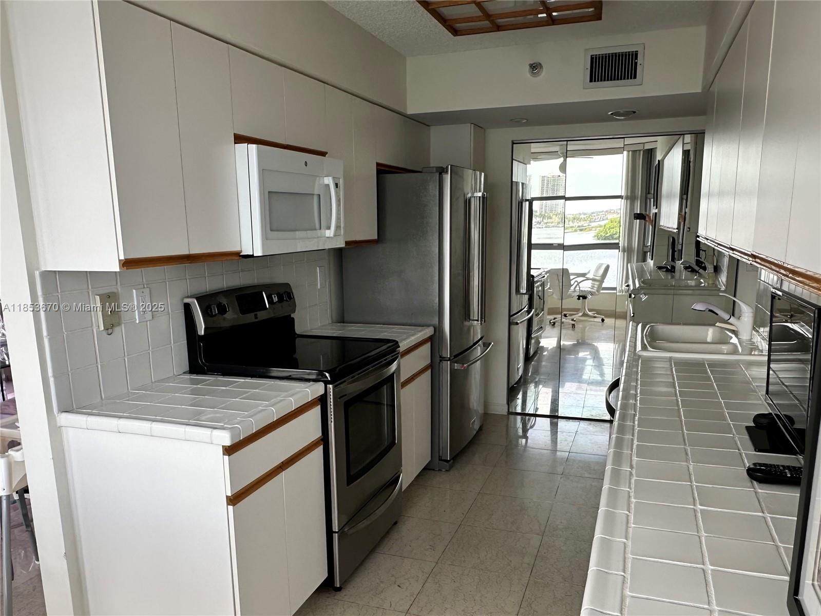 Photo of 3530 Mystic Pointe Dr  #601, Aventura, Florida, 33180 - 