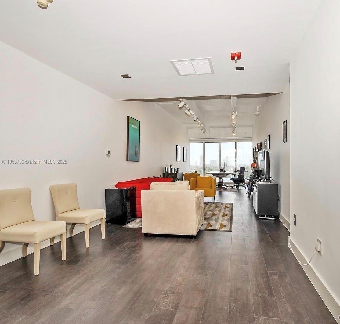 1022A  /   sq. ft. $ 2025-08-06 0 Photo