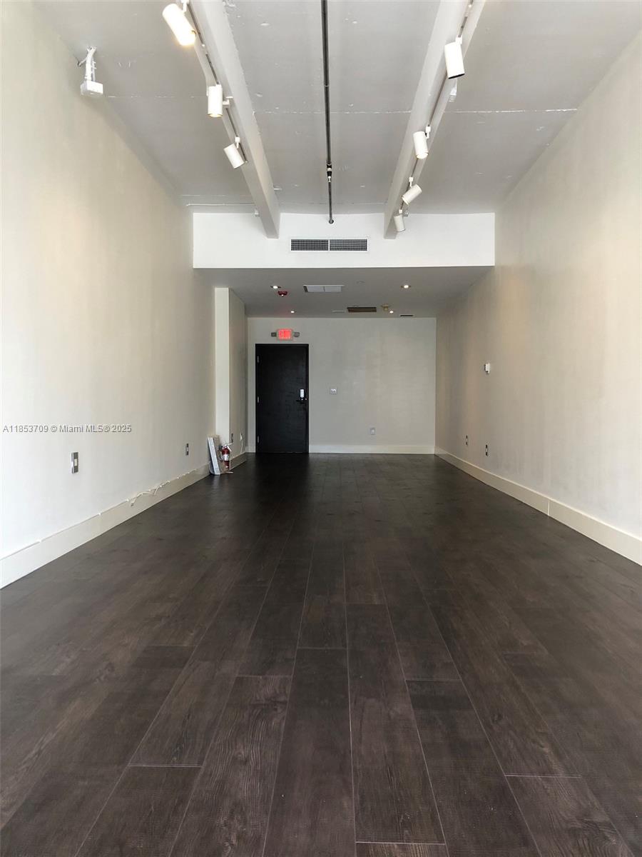 1022A  /   sq. ft. $ 2025-08-06 0 Photo