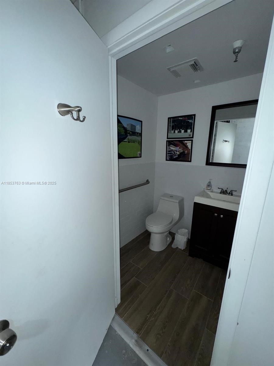 See details A 2-3 / sq. ft. $ 2025-08-06 0 Photo