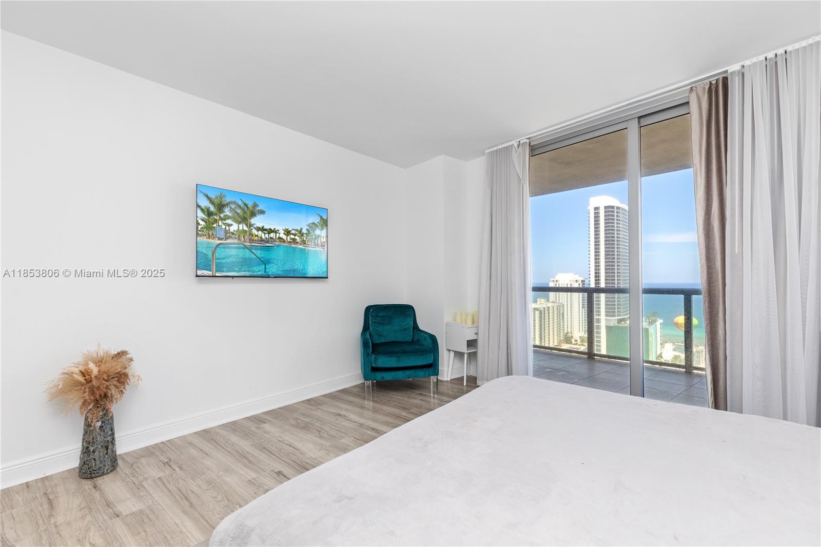 Photo of 2600 Hallandale Beach Blvd  #2702, Hallandale Beach, Florida, 33009 - 