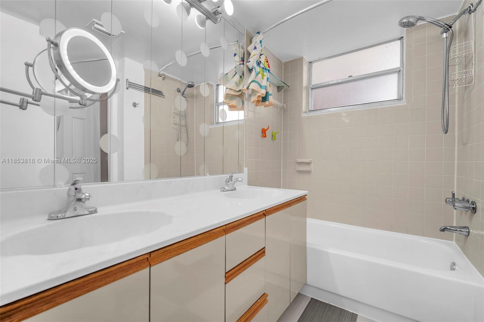 504 1 / 1 686 sq. ft. $ 2025-09-09 0 Photo
