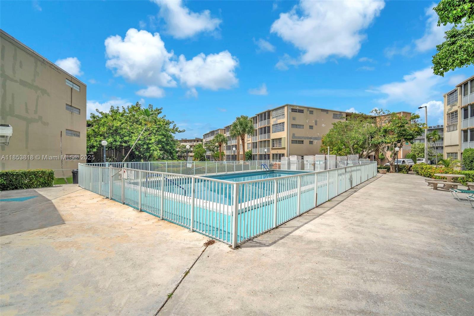 504 1 / 1 686 sq. ft. $ 2025-09-09 0 Photo