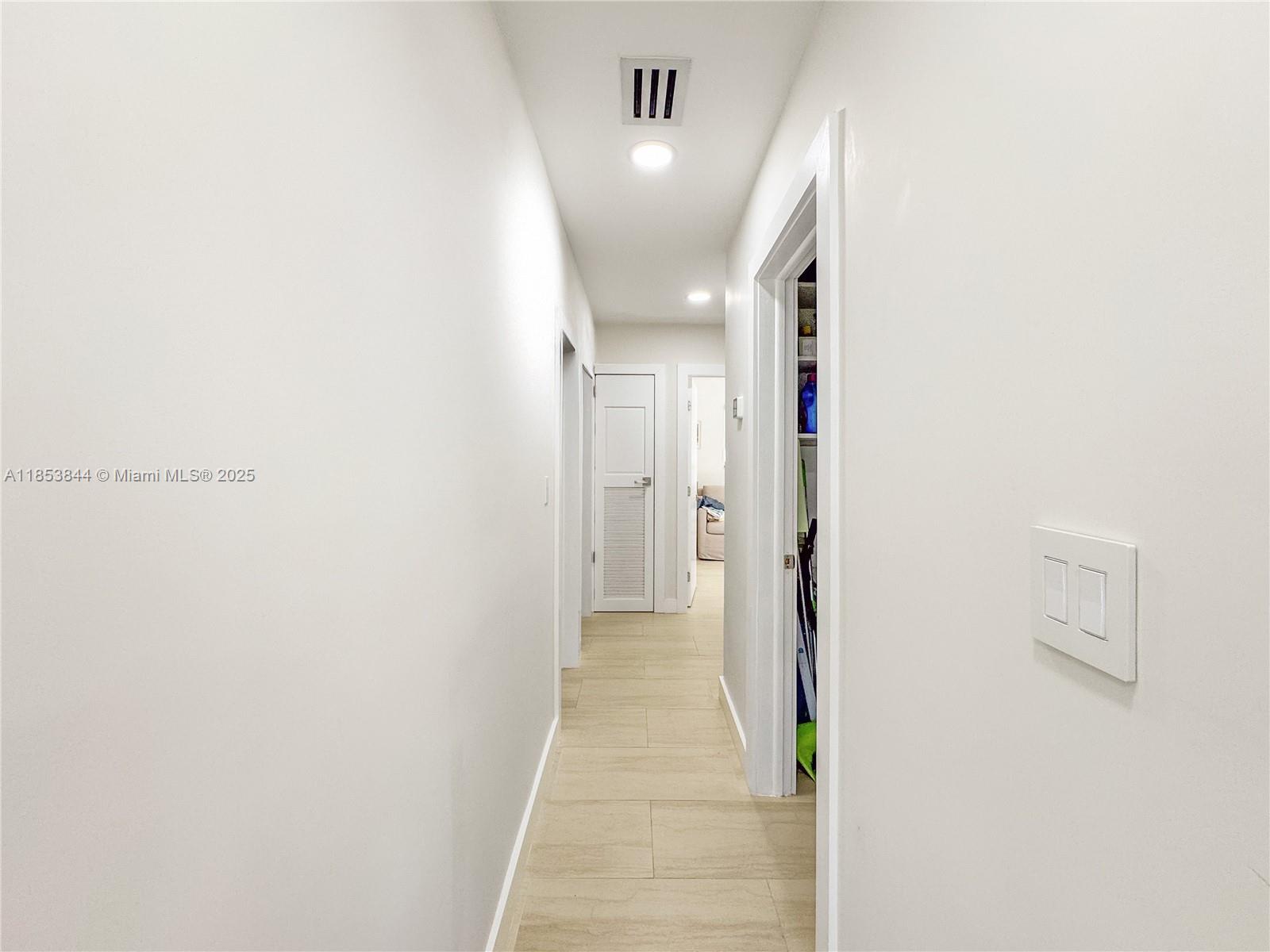 Ver detalles / 2075 sq. ft. $ 2025-08-06 0 foto