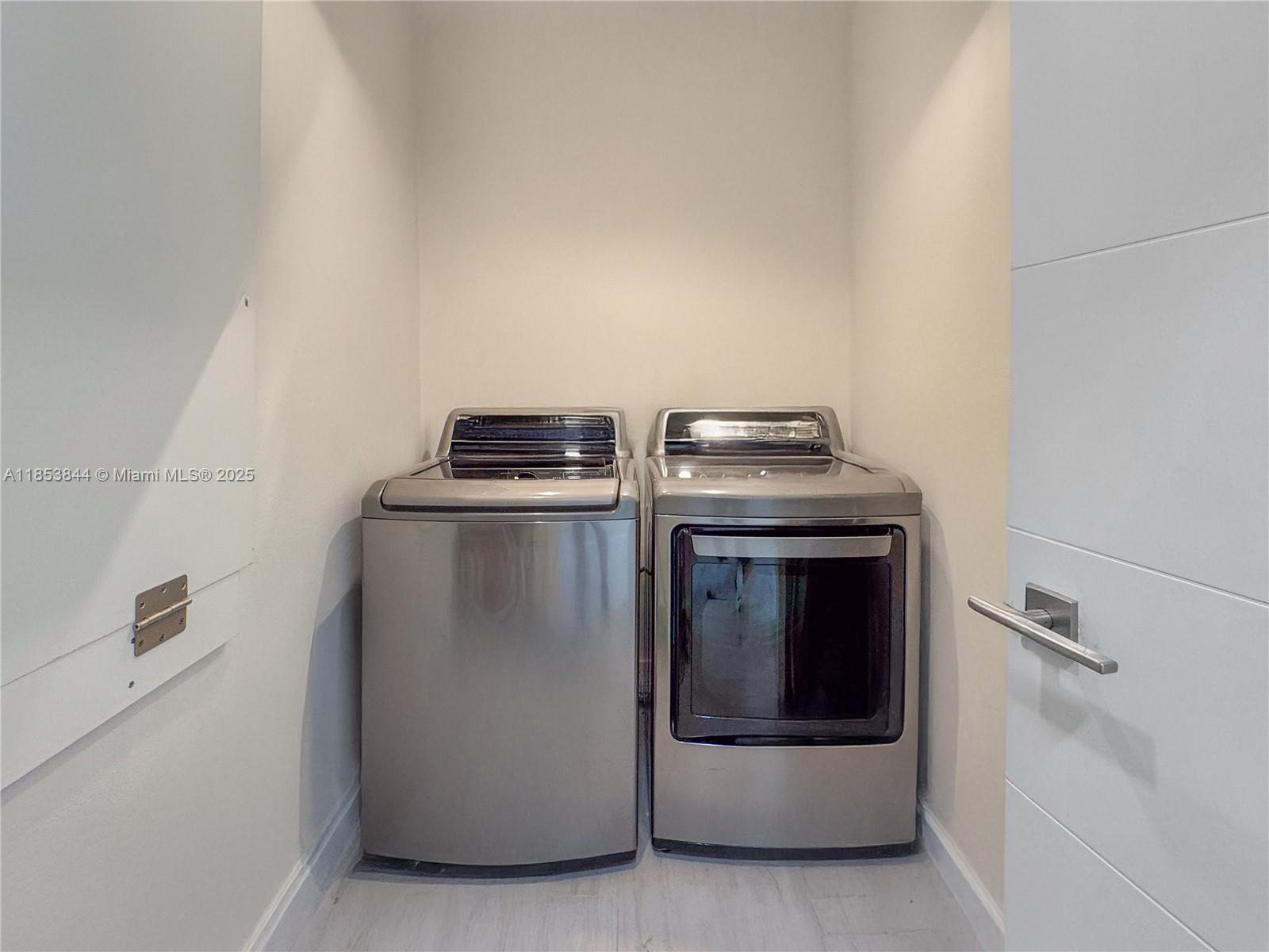 Ver detalles / 2075 sq. ft. $ 2025-08-06 0 foto