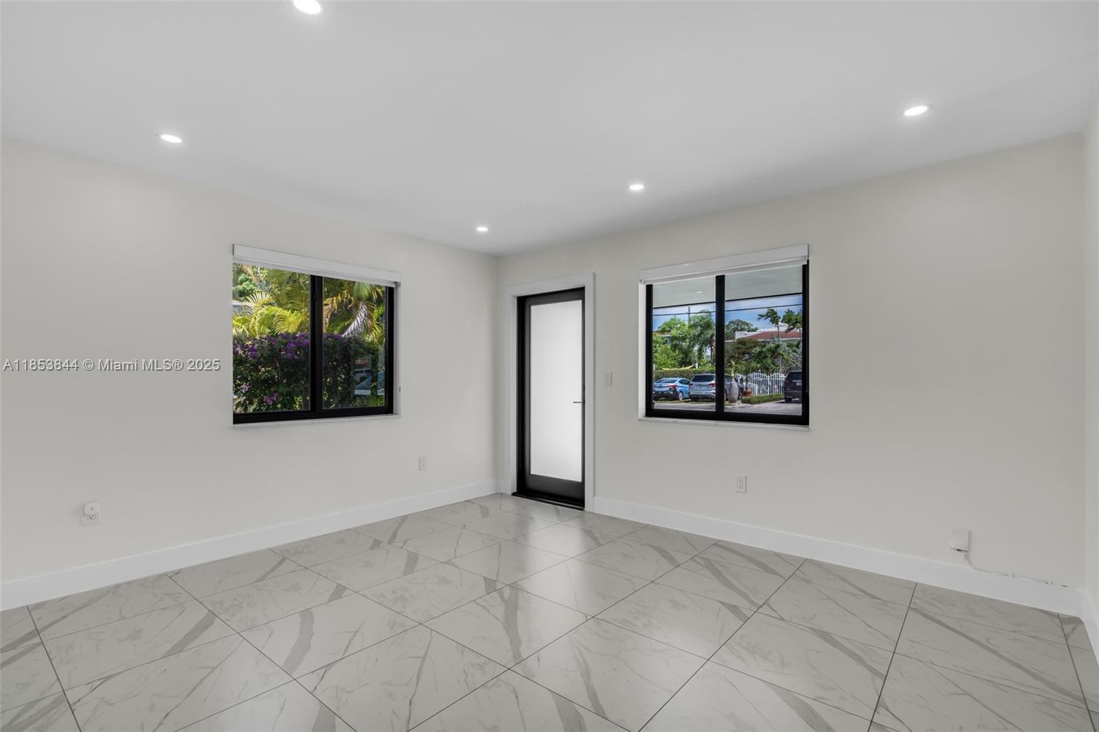 Ver detalles / 2075 sq. ft. $ 2025-08-06 0 foto