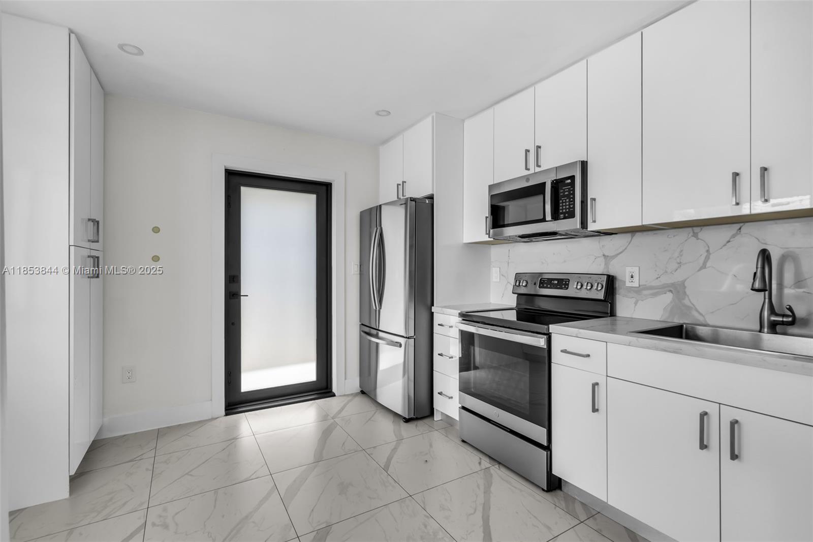 Ver detalles / 2075 sq. ft. $ 2025-08-06 0 foto