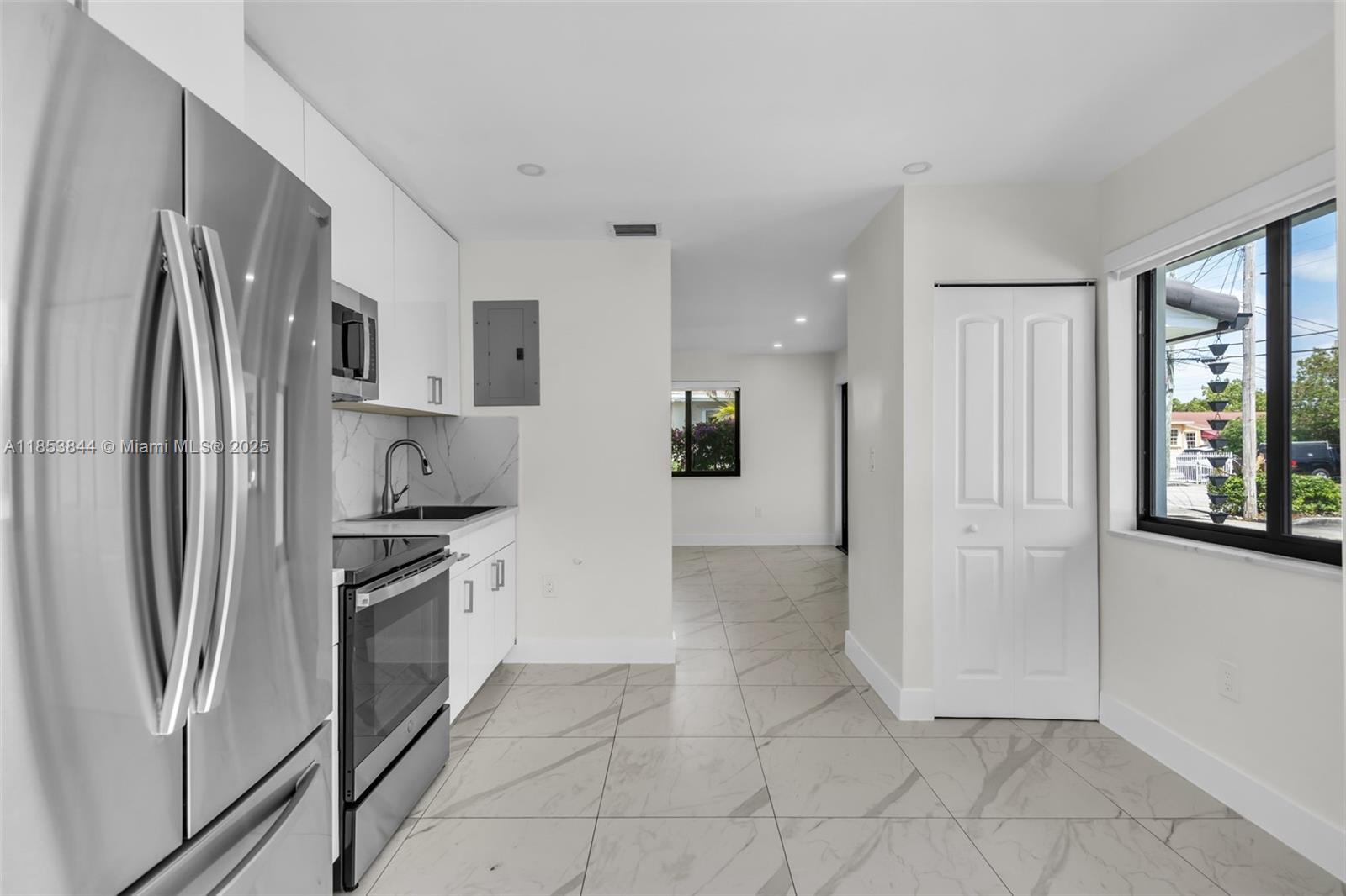 Ver detalles / 2075 sq. ft. $ 2025-08-06 0 foto