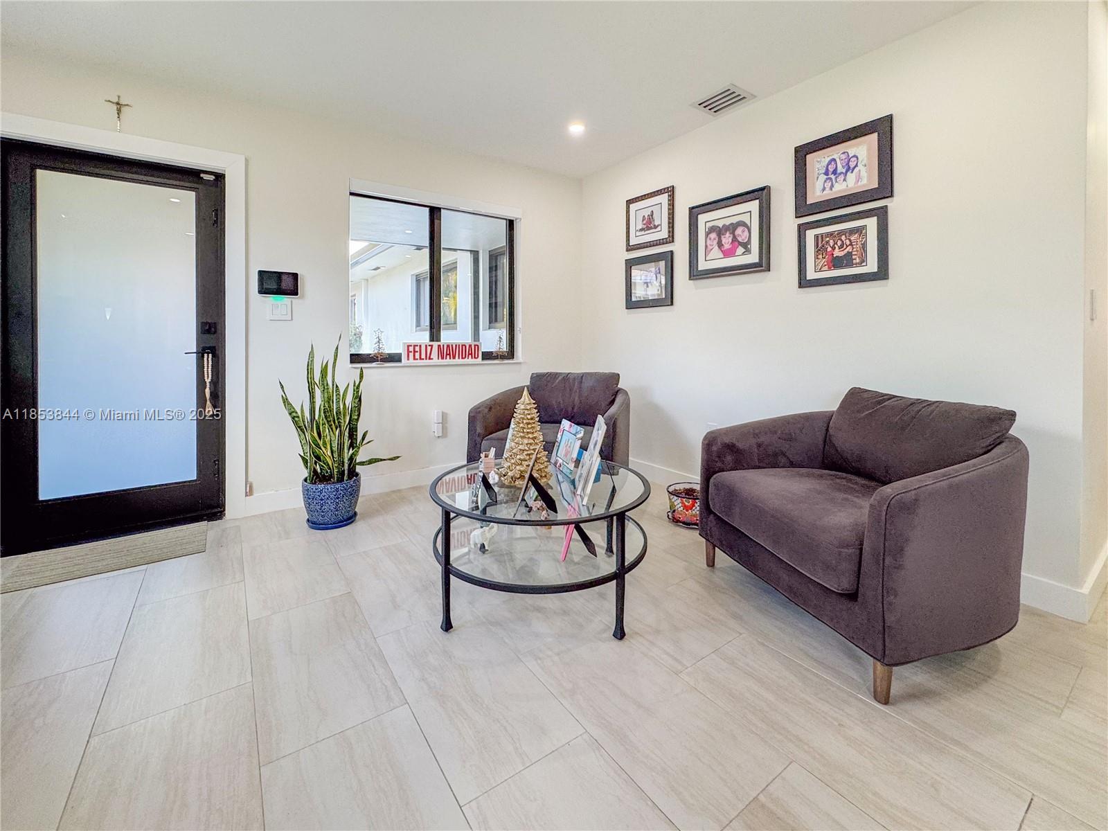Ver detalles / 2075 sq. ft. $ 2025-08-06 0 foto