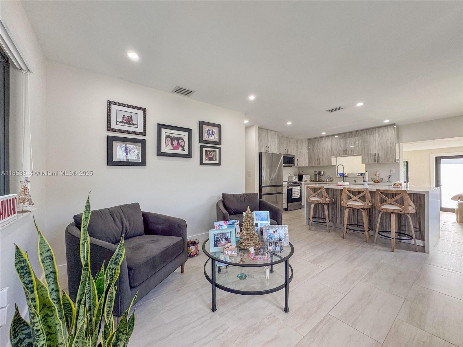 Ver detalles / 2075 sq. ft. $ 2025-08-06 0 foto