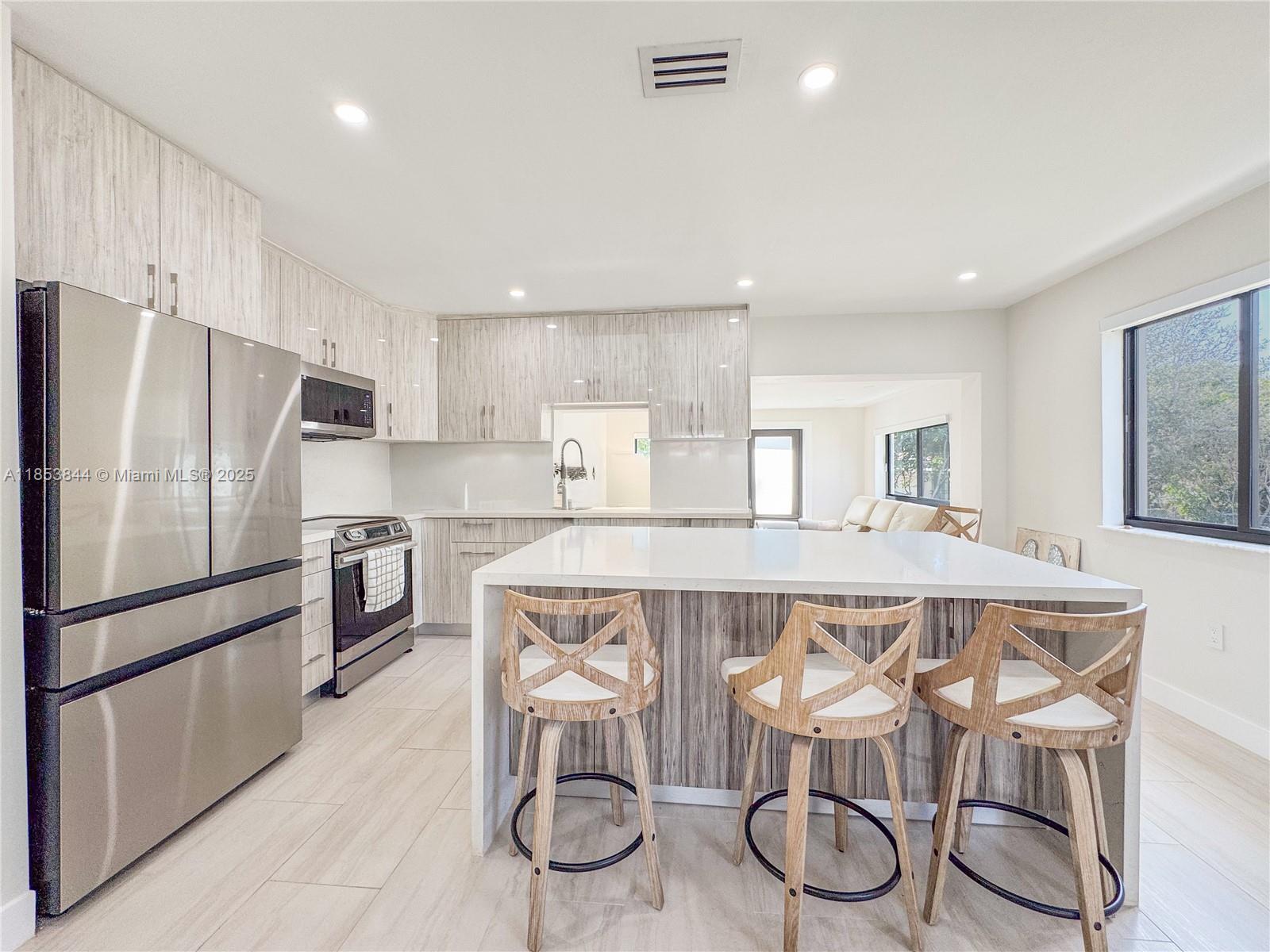 Ver detalles / 2075 sq. ft. $ 2025-08-06 0 foto