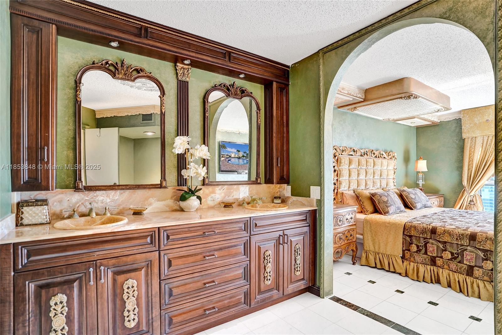 Photo of 3530 Mystic Pointe Dr  #2915, Aventura, Florida, 33180 - 