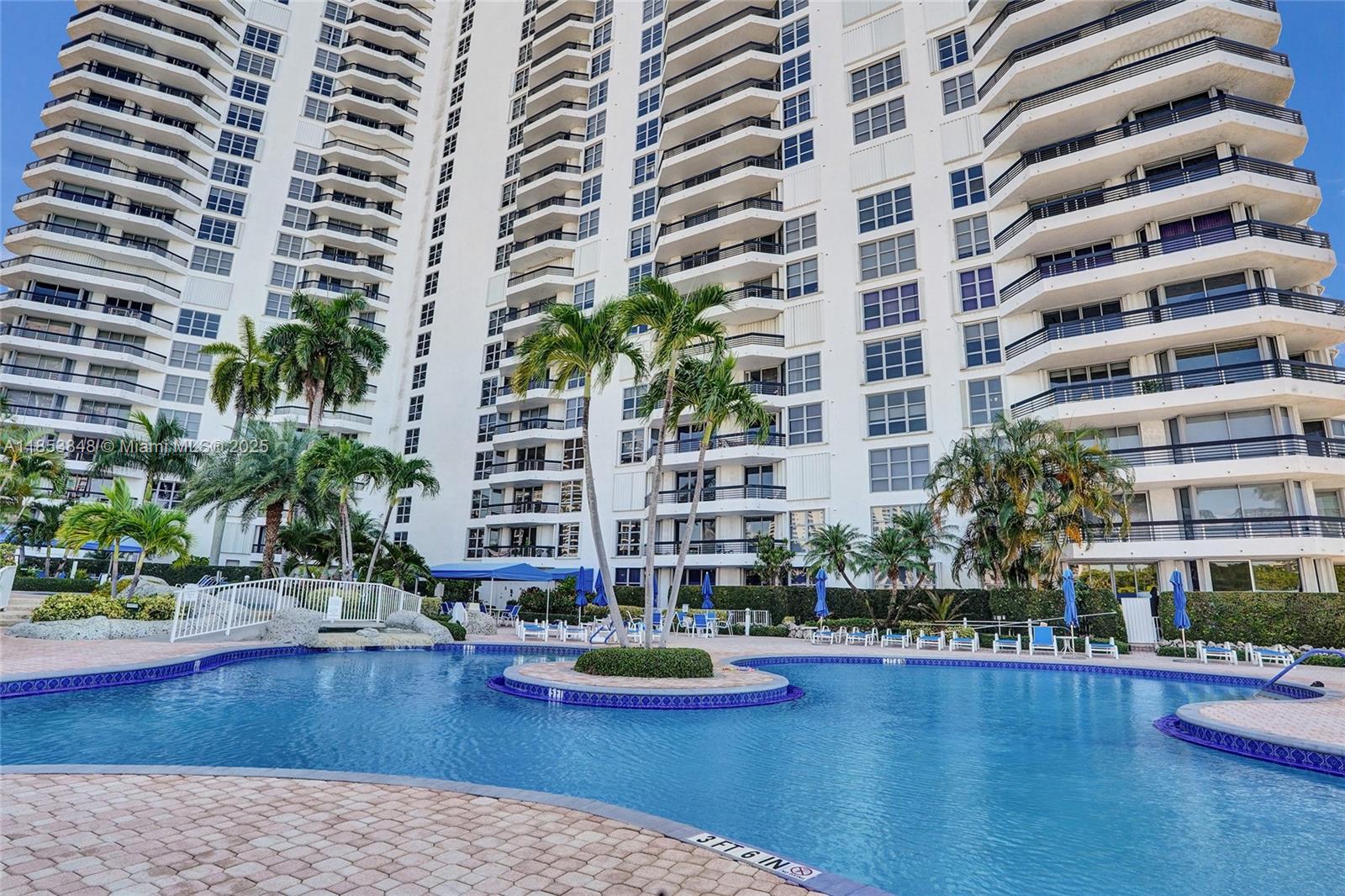 Photo of 3530 Mystic Pointe Dr  #2915, Aventura, Florida, 33180 - 