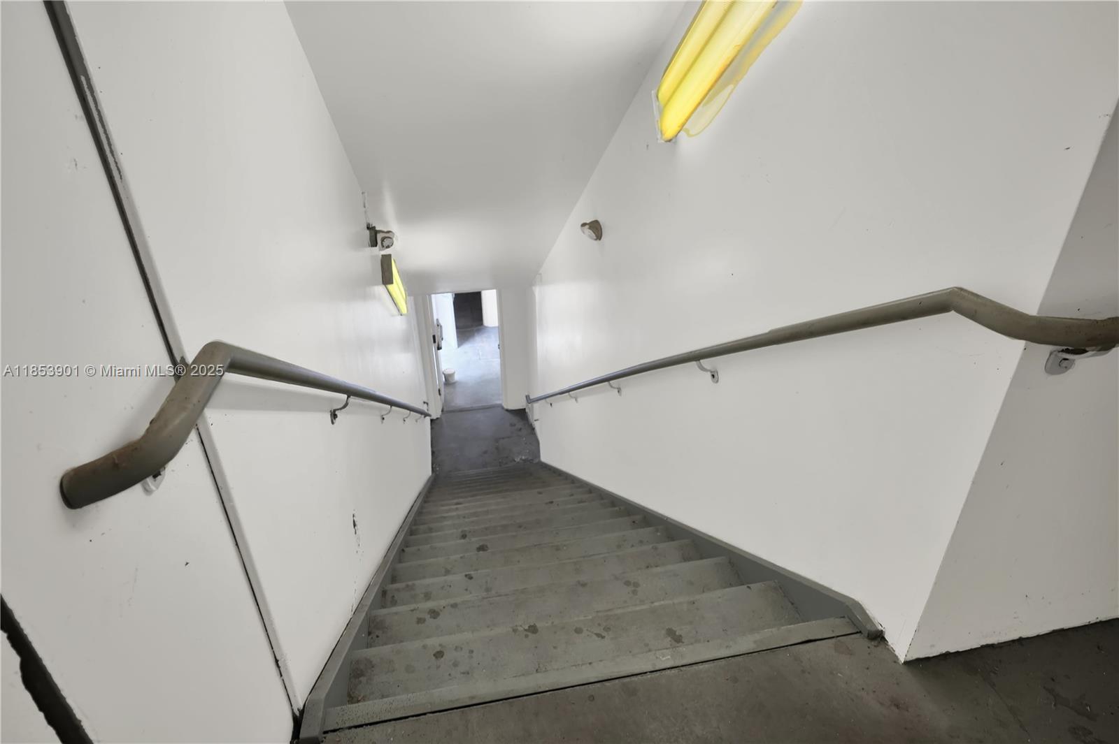See details / sq. ft. $ 2025-08-06 0 Photo