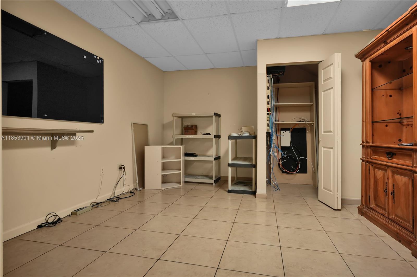 See details / sq. ft. $ 2025-08-06 0 Photo