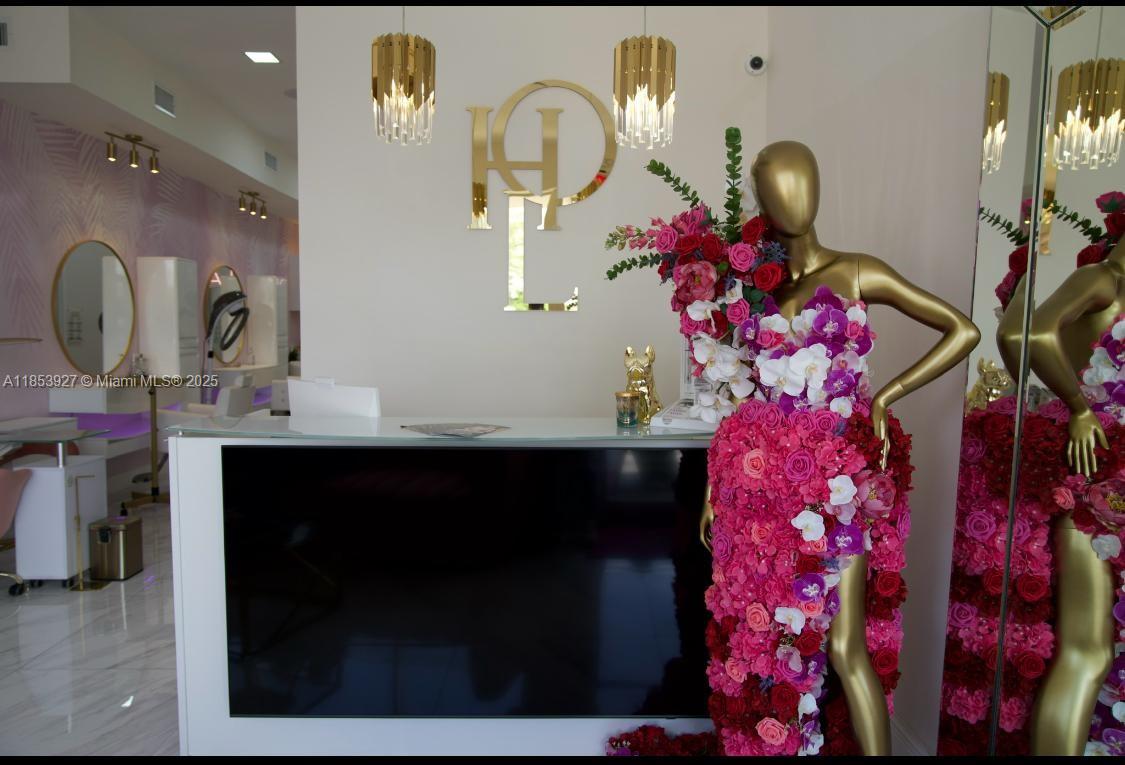 Подробнее / кв.футов $ 2025-10-22 0 Фото