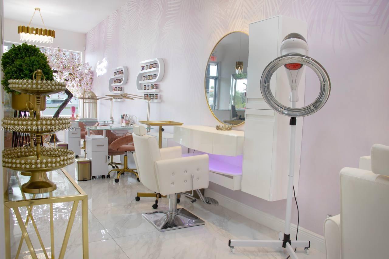 Подробнее / кв.футов $ 2025-10-22 0 Фото