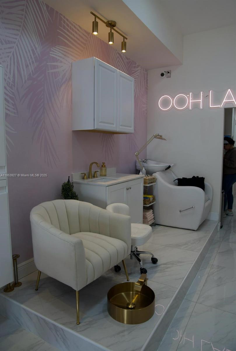 Подробнее / кв.футов $ 2025-10-22 0 Фото