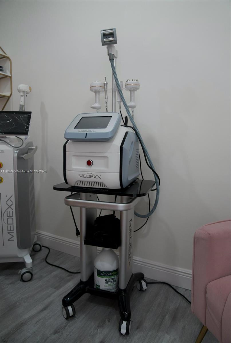 Подробнее / кв.футов $ 2025-10-22 0 Фото