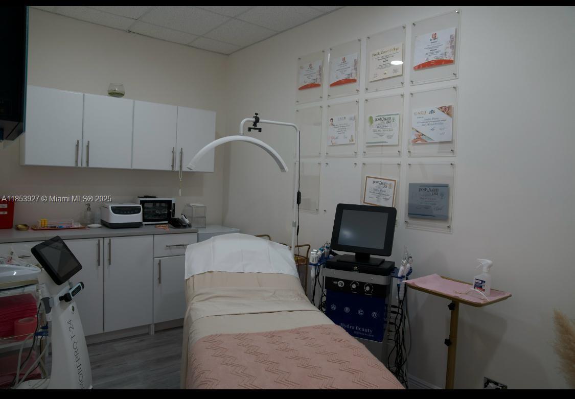 Подробнее / кв.футов $ 2025-10-22 0 Фото