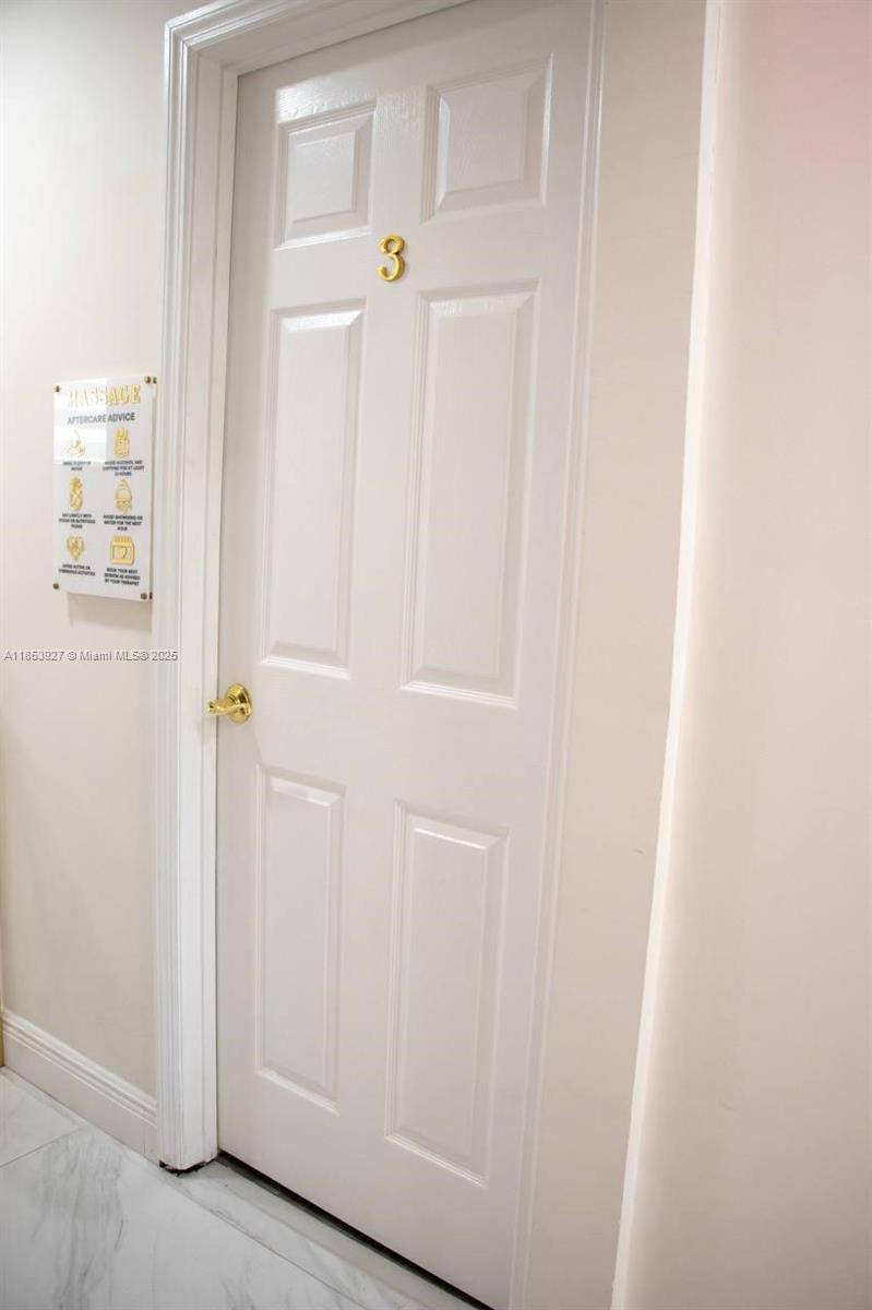 Подробнее / кв.футов $ 2025-10-22 0 Фото