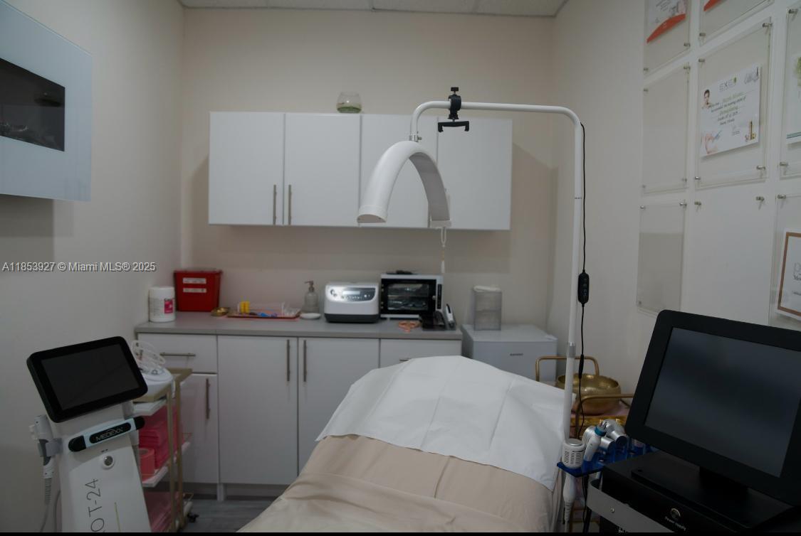 Подробнее / кв.футов $ 2025-10-22 0 Фото