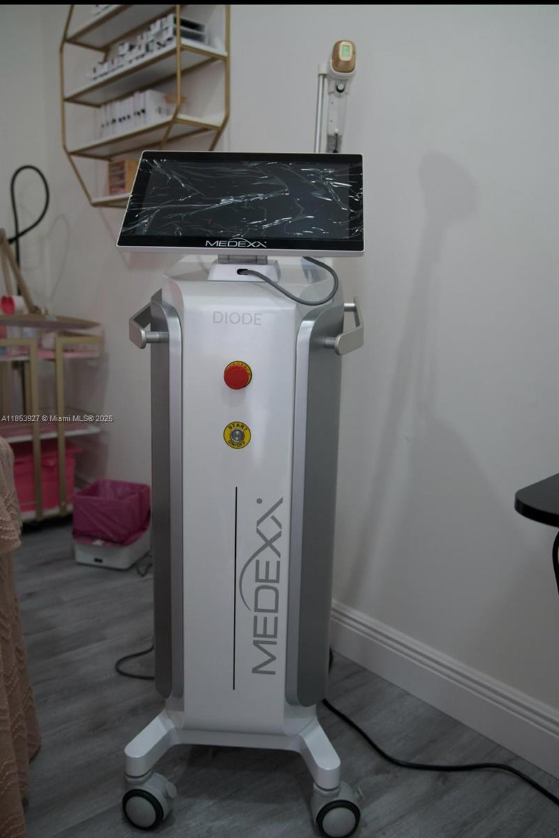 Подробнее / кв.футов $ 2025-10-22 0 Фото