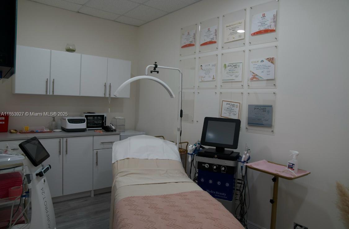 Подробнее / кв.футов $ 2025-10-22 0 Фото