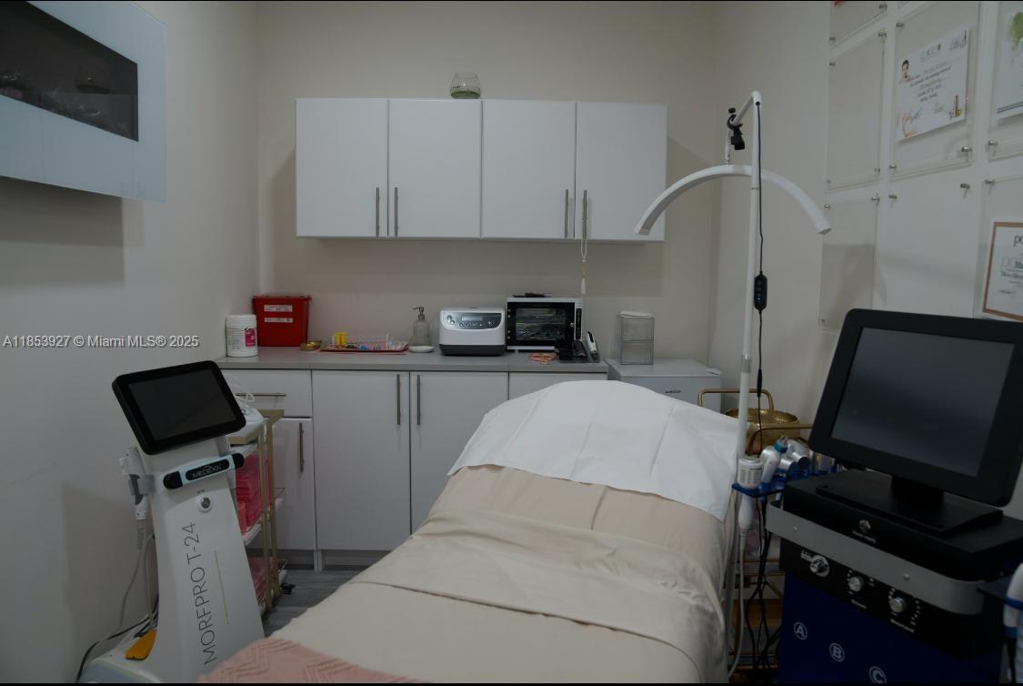 Подробнее / кв.футов $ 2025-10-22 0 Фото