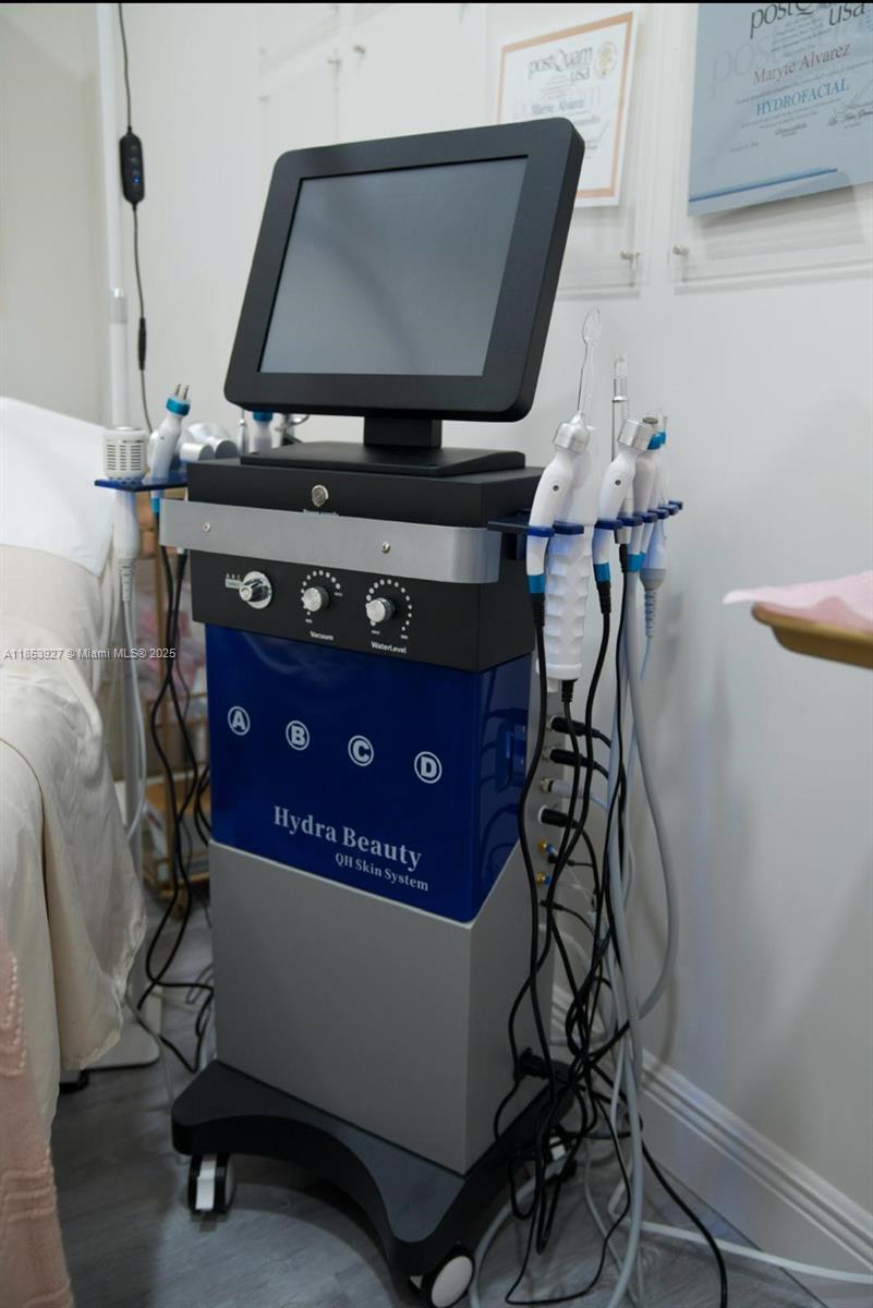 Подробнее / кв.футов $ 2025-10-22 0 Фото