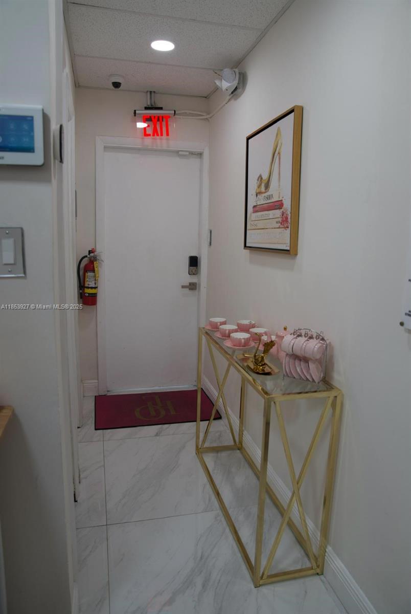 Подробнее / кв.футов $ 2025-10-22 0 Фото