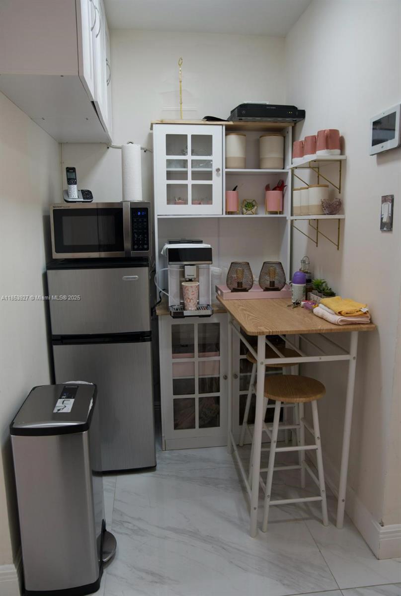 Подробнее / кв.футов $ 2025-10-22 0 Фото