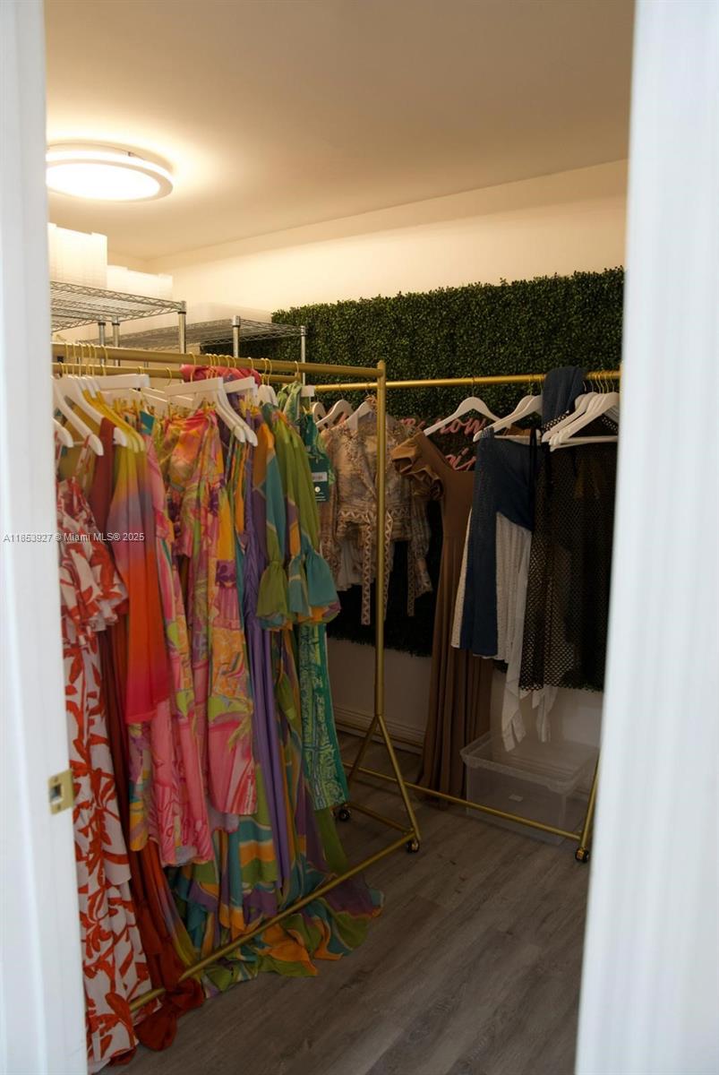 Подробнее / кв.футов $ 2025-10-22 0 Фото