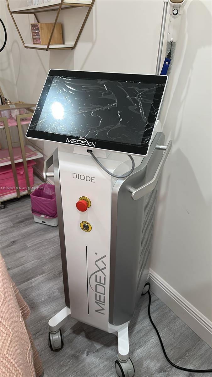 Подробнее / кв.футов $ 2025-10-22 0 Фото