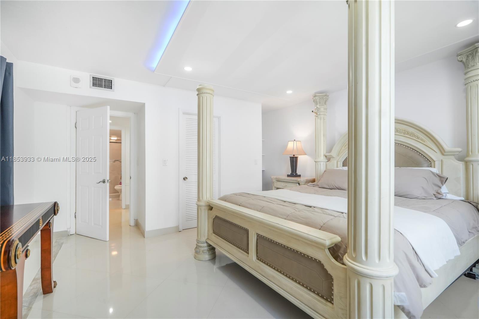 Photo of 1912 Ocean Dr  #3D, Hallandale Beach, Florida, 33009 - 