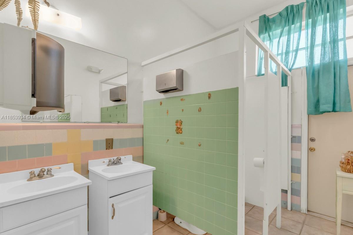 See details / sq. ft. $ 2025-08-06 0 Photo