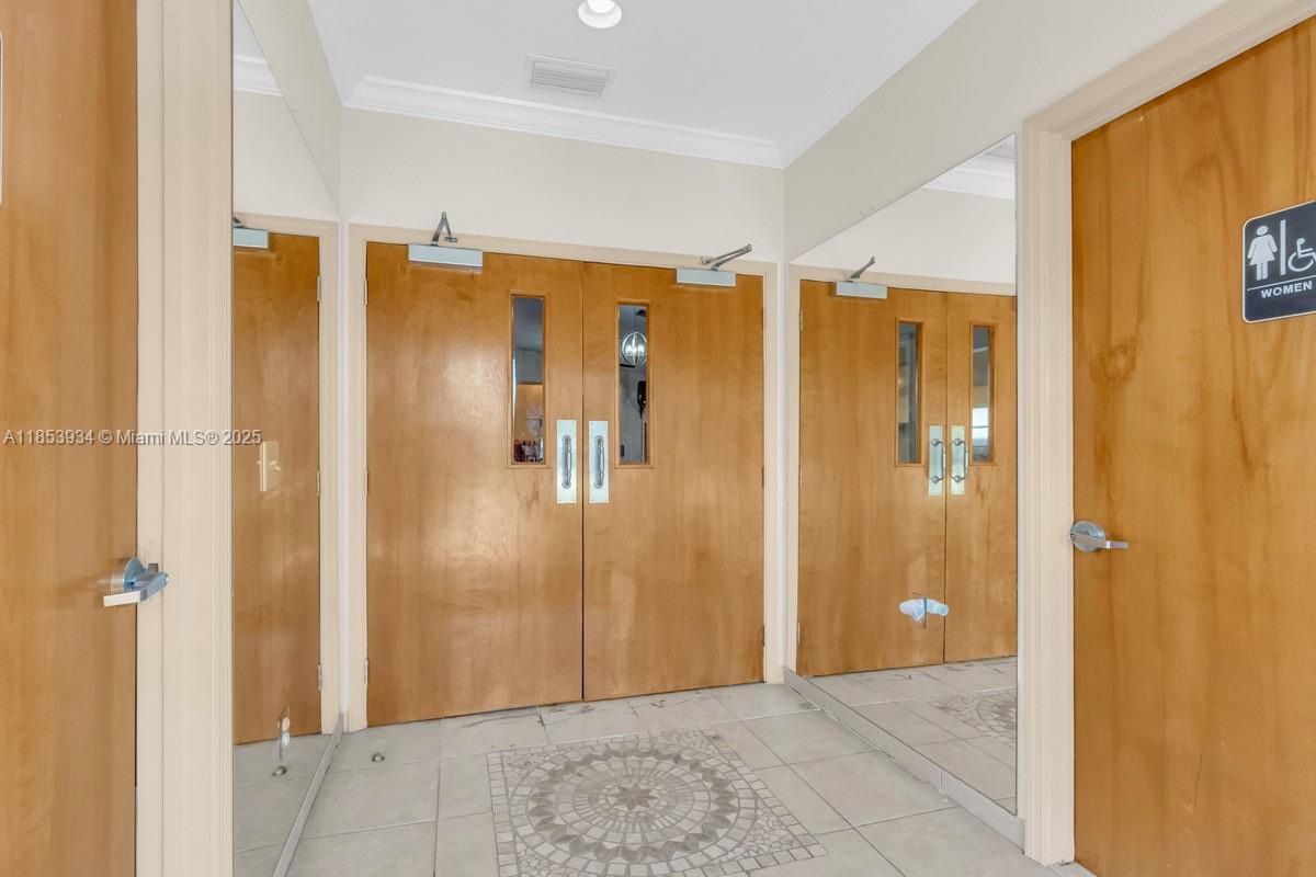 See details / sq. ft. $ 2025-08-06 0 Photo
