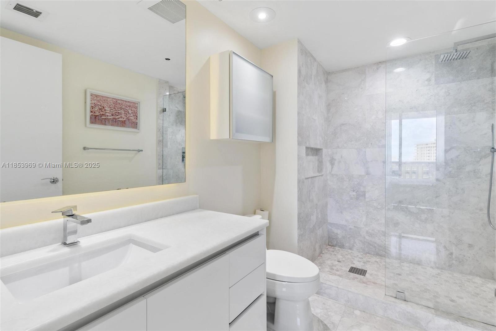 Ver detalles 1208 3 / 3 1571 sq. ft. $ 2025-08-06 0 foto