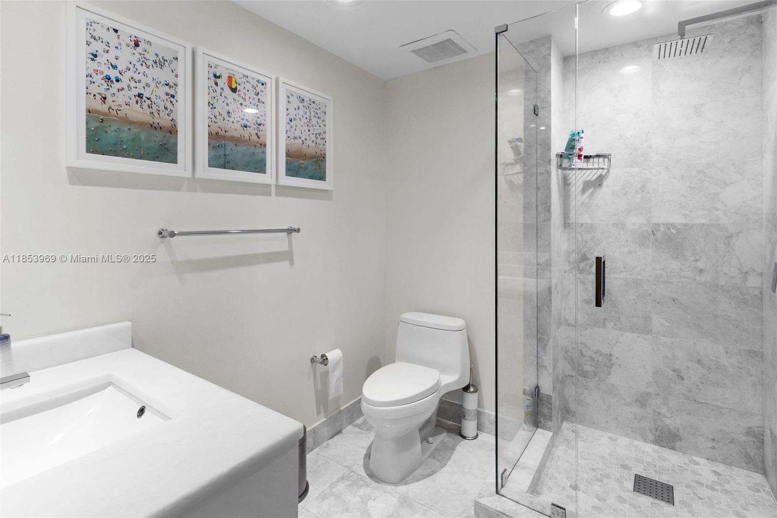 Ver detalles 1208 3 / 3 1571 sq. ft. $ 2025-08-06 0 foto