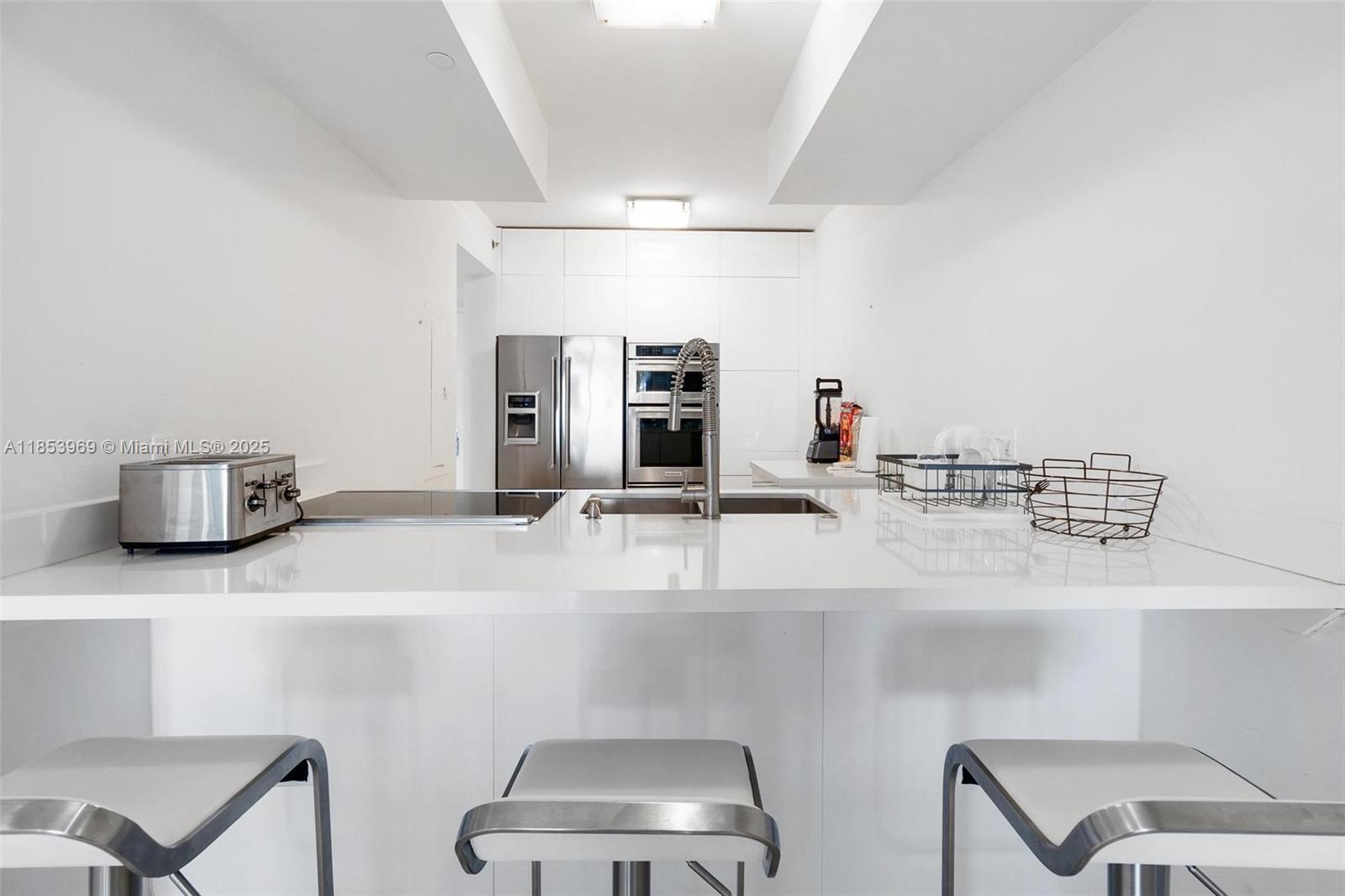 Ver detalles 1208 3 / 3 1571 sq. ft. $ 2025-08-06 0 foto